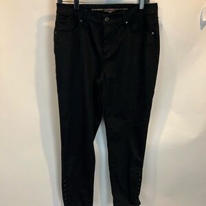 Chicos So Slimming Girlfriend Black Ankle Pants